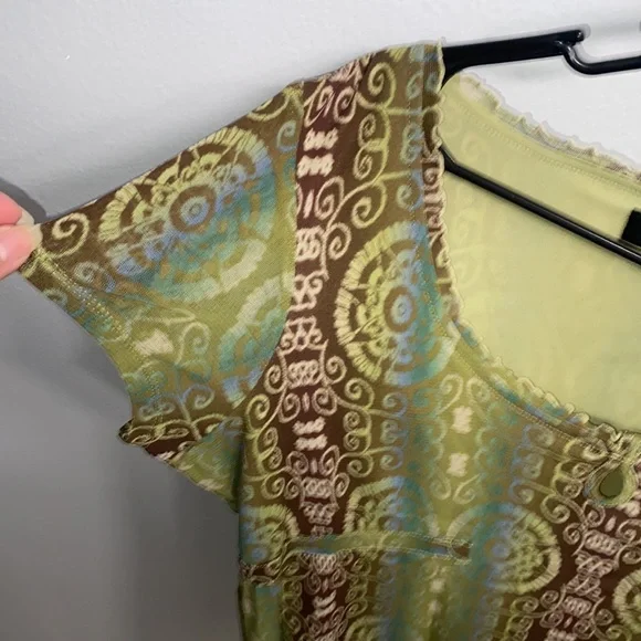 Vintage Axcess- a Liz Claiborne Company- Stylish Green Patterned Women's Top - Picture 3 of 6